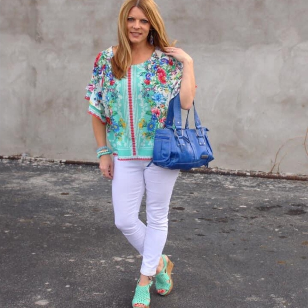 Feminine layered sleeves vibrant top